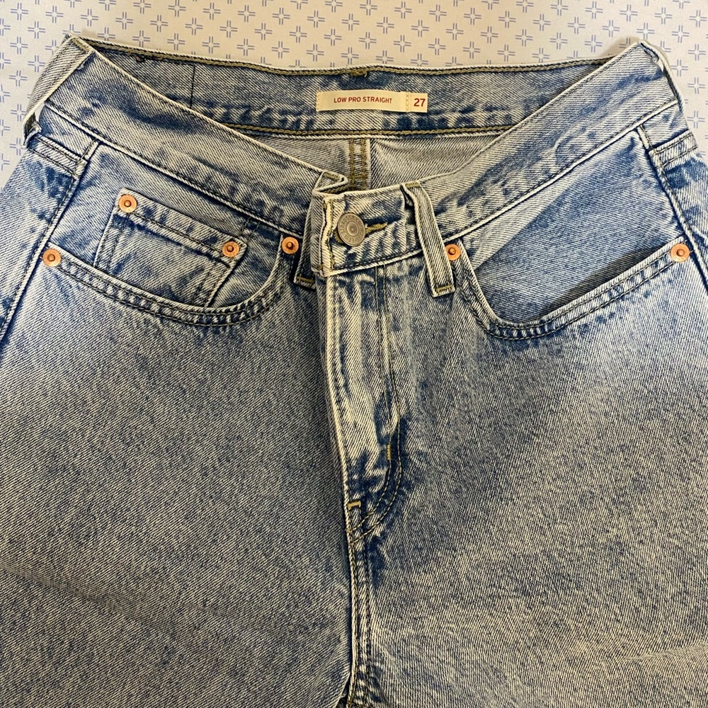 Low Pro Straight Blue Jeans